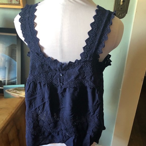 Old Navy tank - Picture 2 of 4